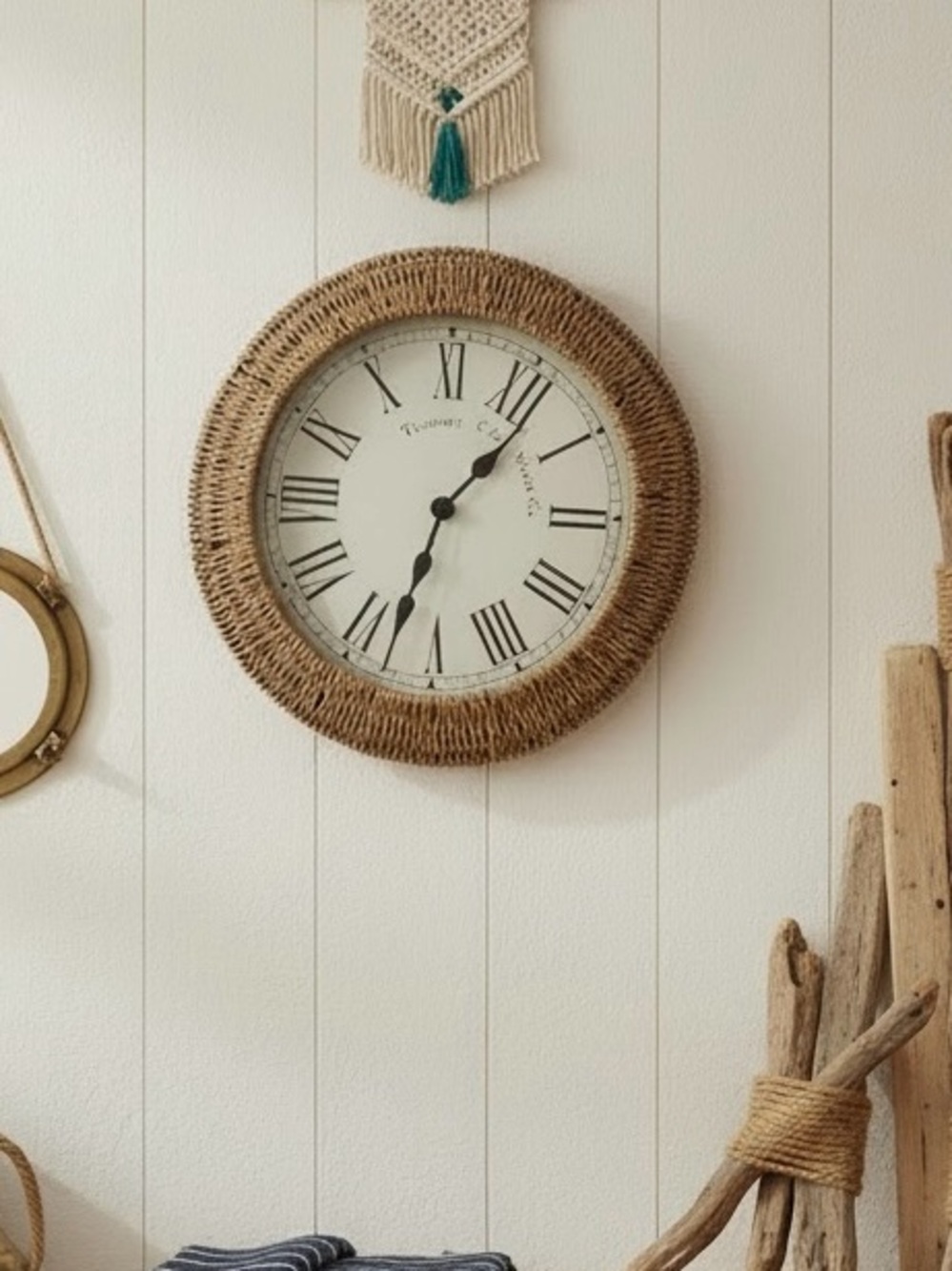 VTG HTF Coastal Rattan Framed Wall Clock Roman Numeral 16” made in England